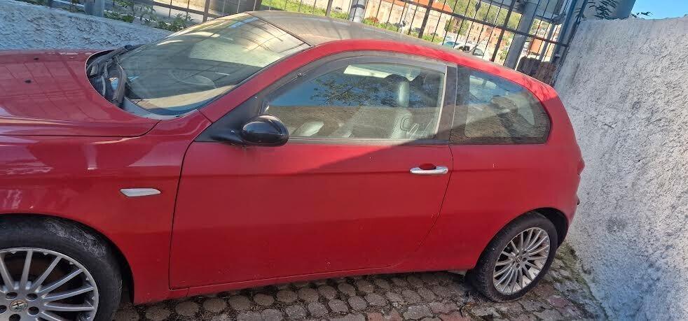 Alfa Romeo 147 1.6i 16V Twin Spark cat 3p. Progression