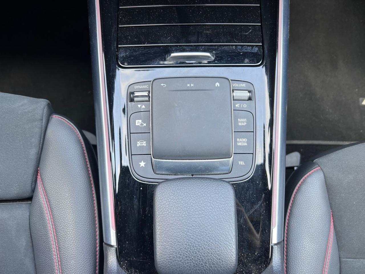 Mercedes-Benz GLA 200 Premium 200D *NIGHT PACK* #5914