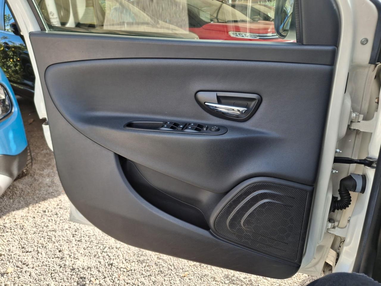 Lancia Ypsilon 1.3 MJT 16V 95 CV 5 porte S&S Platinum