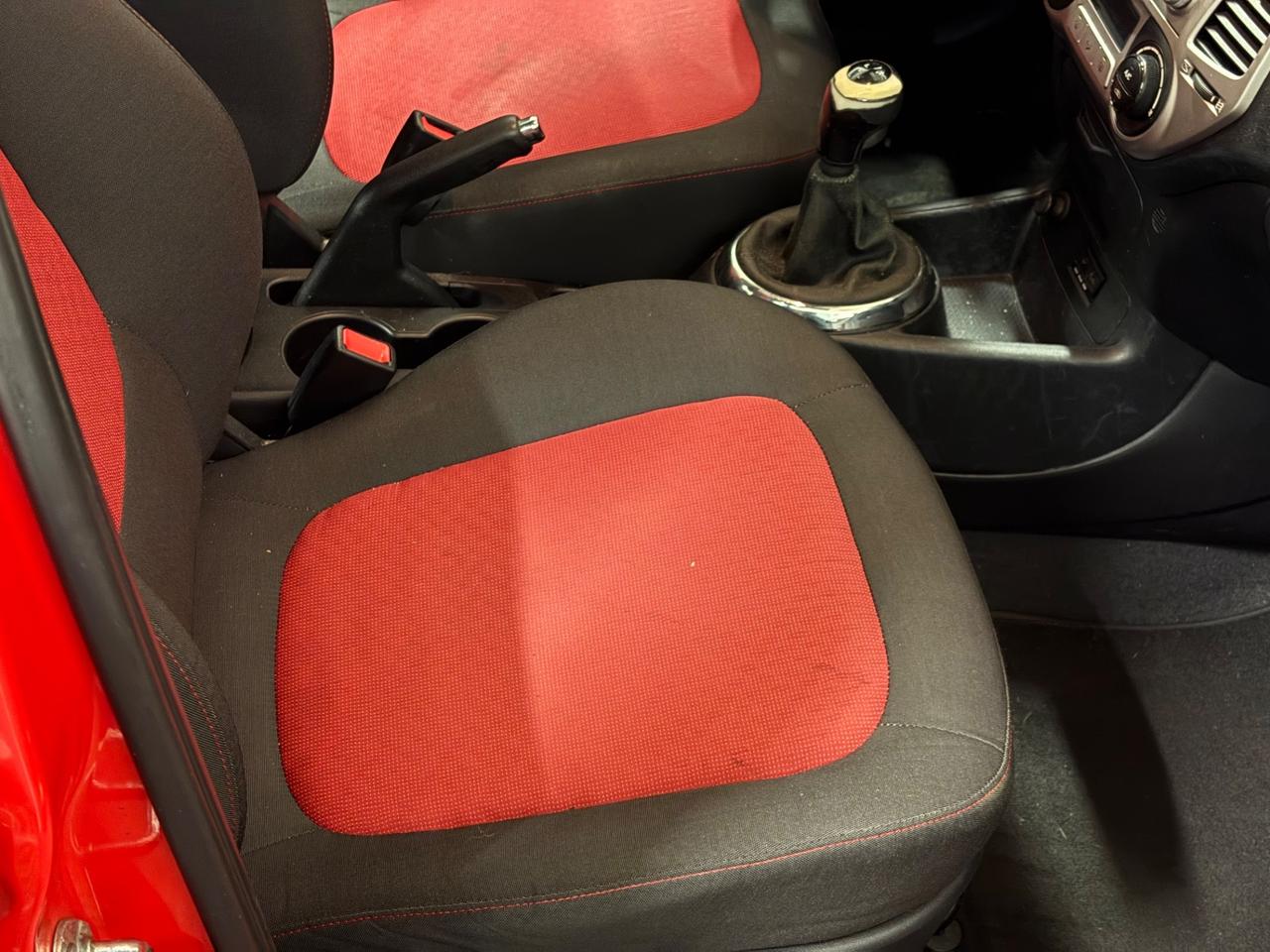 Hyundai i20 1.4 CRDi 5p. Sound Edition