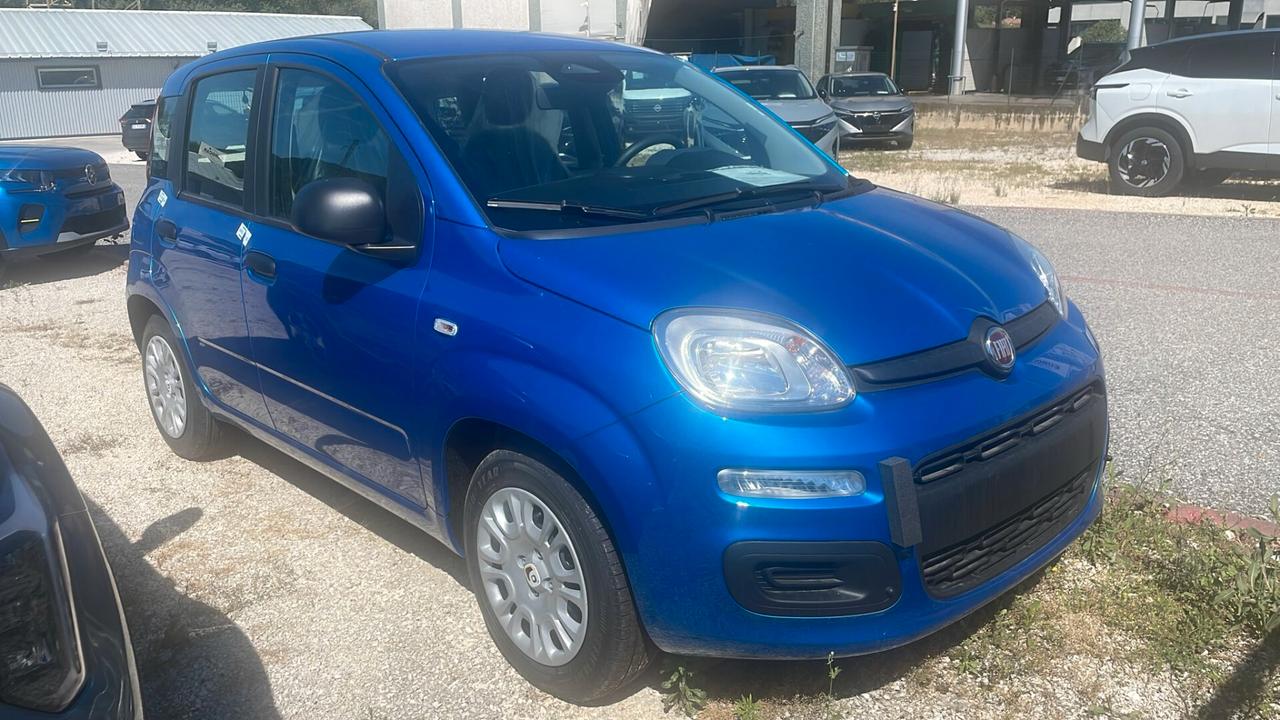 Fiat Panda cc. 1.000 Benzina-Elettrica (Ibrida) 70 CV. 5 Porte 5 Posti Euro 6ETEMP Temp KM. 0 Utilizzabile anche per i Neopatentati.