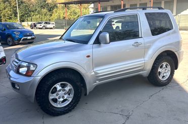 Mitsubishi Pajero 3.2 DI-D 165cv 3p. GLS GANCIO TRAINO