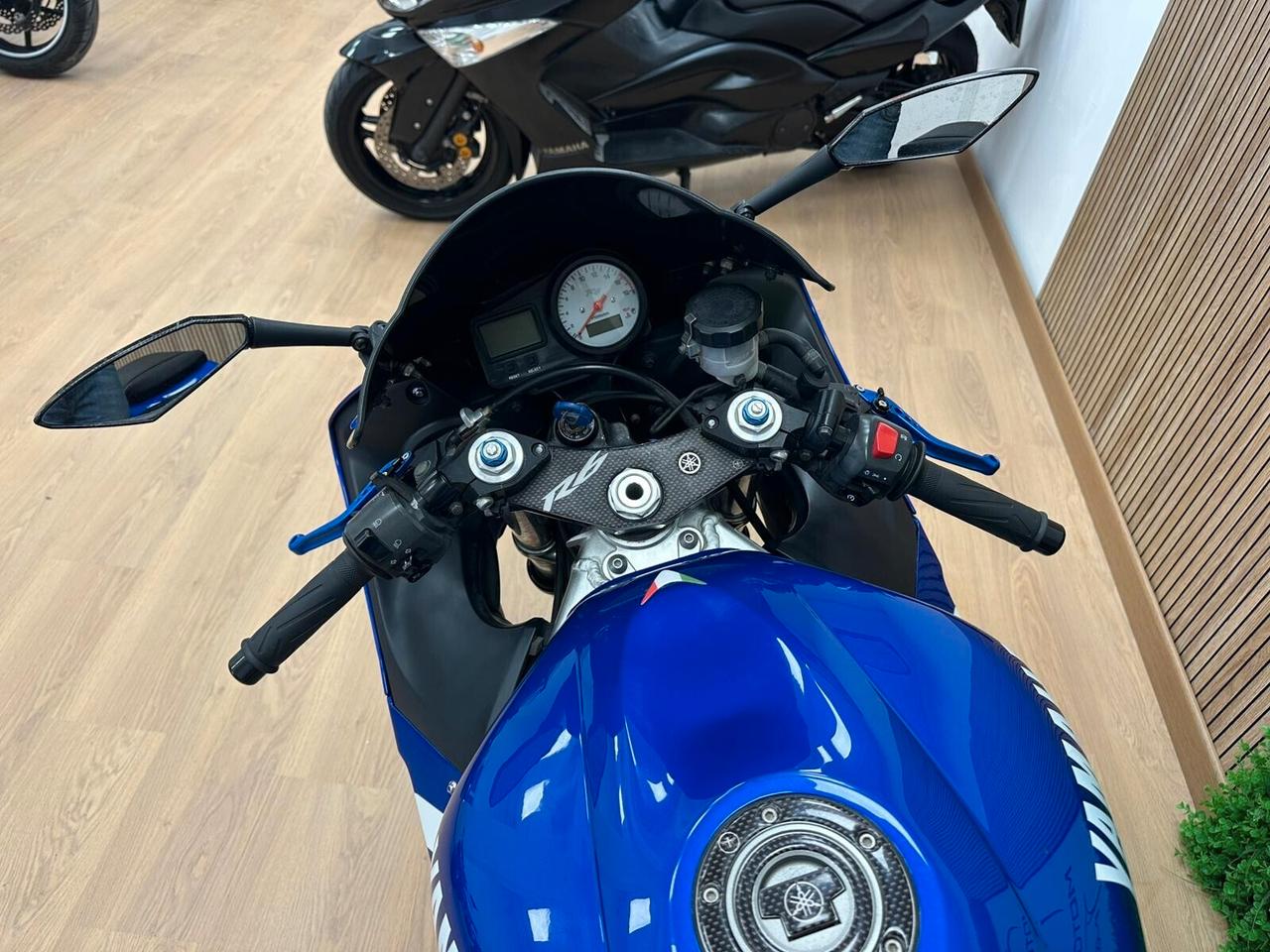 YAMAHA YZF R6 - 30.800KM - NUOVISSIMA - SCARICO MIVV