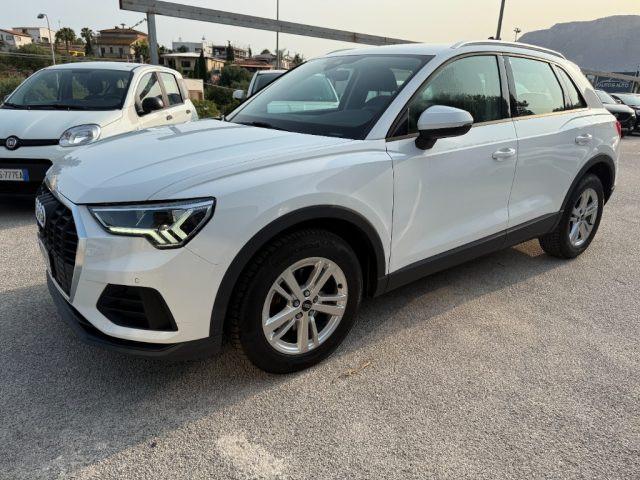 AUDI Q3 35 TDI Business
