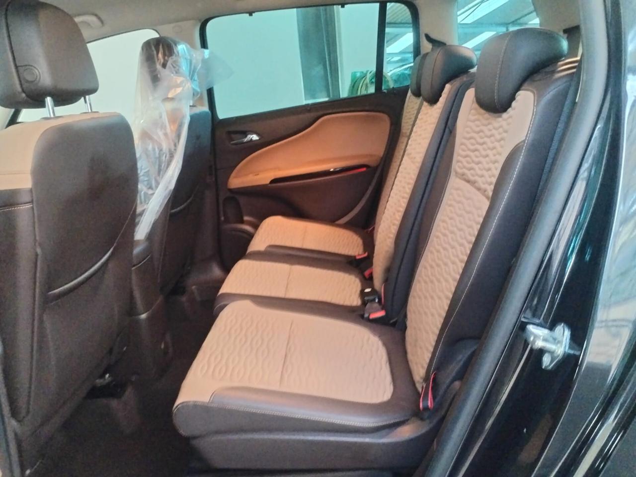 7 POSTI Opel Zafira Tourer 1.4 Turbo 140CV GPL Cosmo