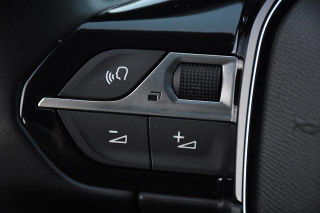 PEUGEOT 3008 BlueHDi 130 S&S EAT8 Allure