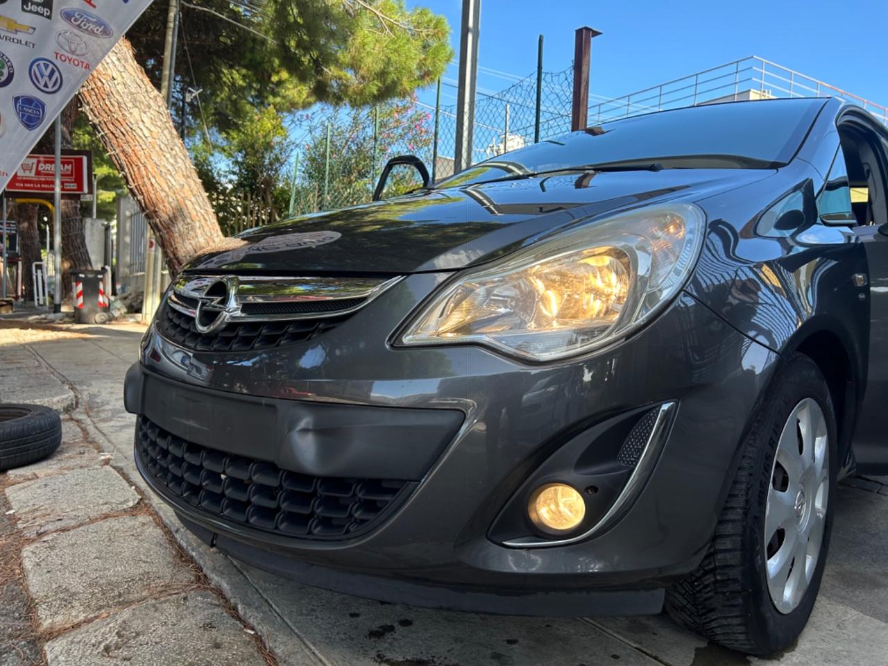 Opel Corsa 1.4 16V 5 porte Elective