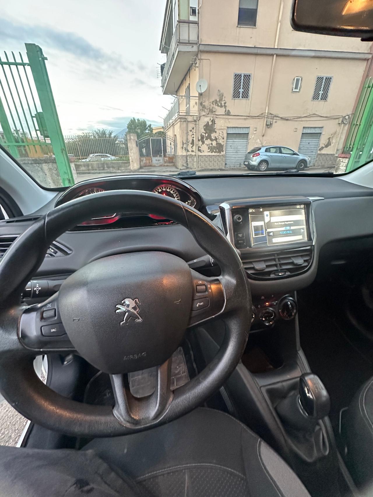 Peugeot 208 PureTech 82 5 porte Allure