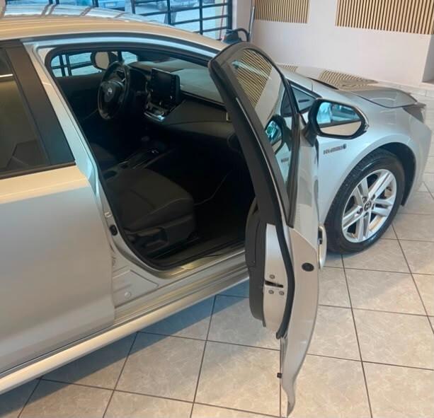 Toyota Corolla Touring Sports 1.8 Hybrid Business