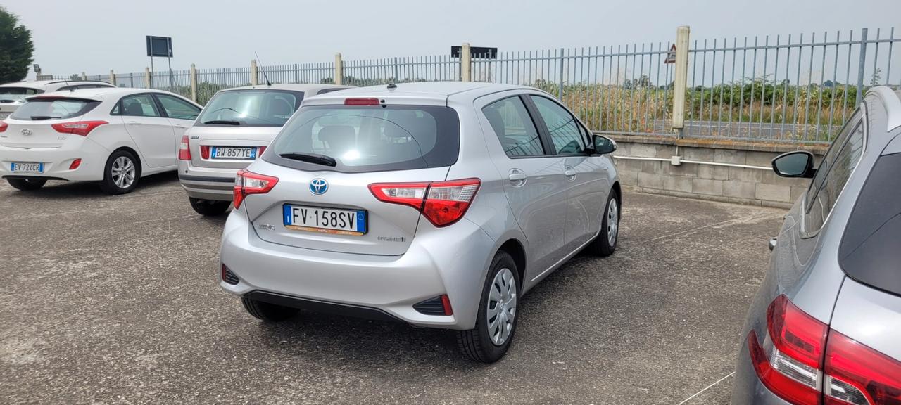 Toyota Yaris 1.5 Hybrid 5 porte Cool NEOPATENTATA