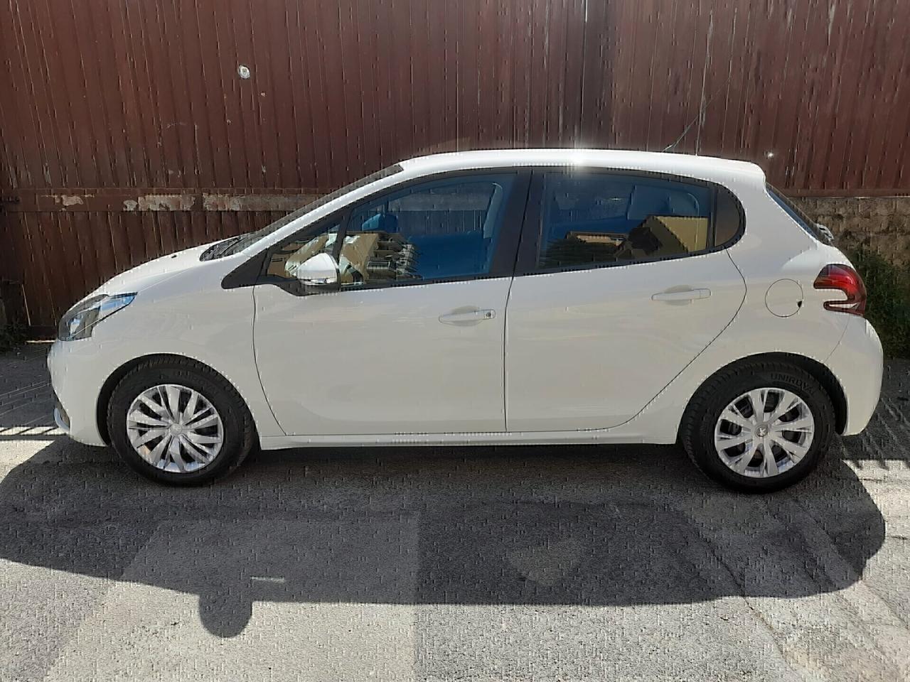 Peugeot 208 PureTech 82 5 porte Allure