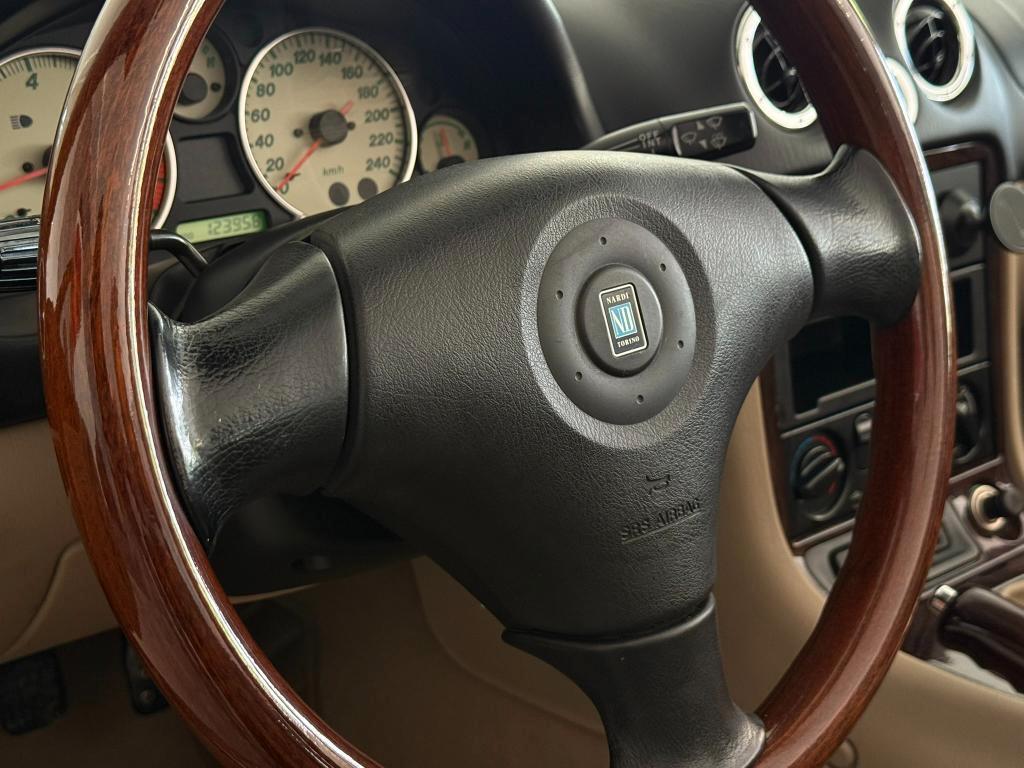 MAZDA MX-5 1.6i 16V cat- California Edition -