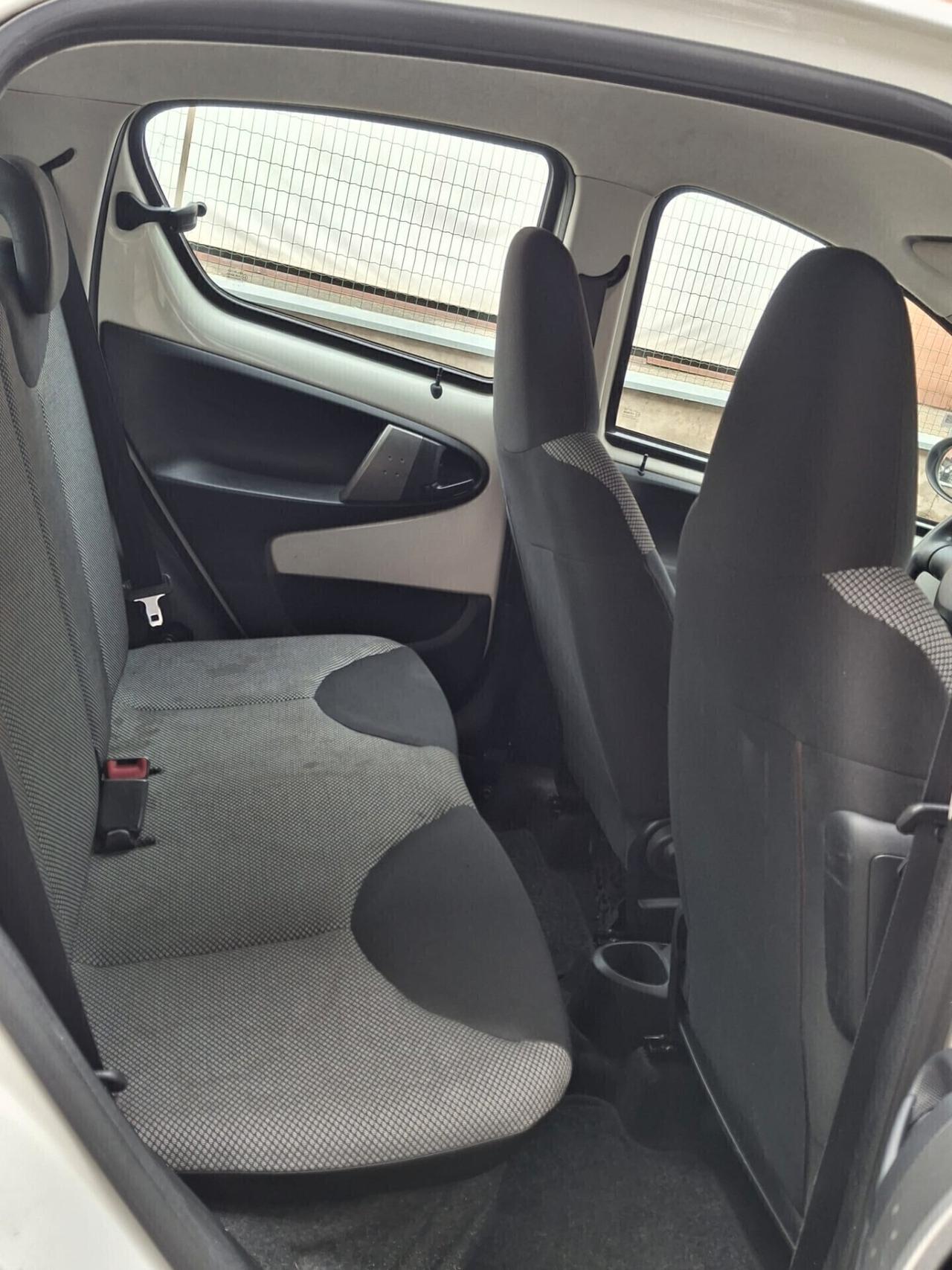 Toyota Aygo 1.0 12V VVT-i 5 porte Cool Soda Connect