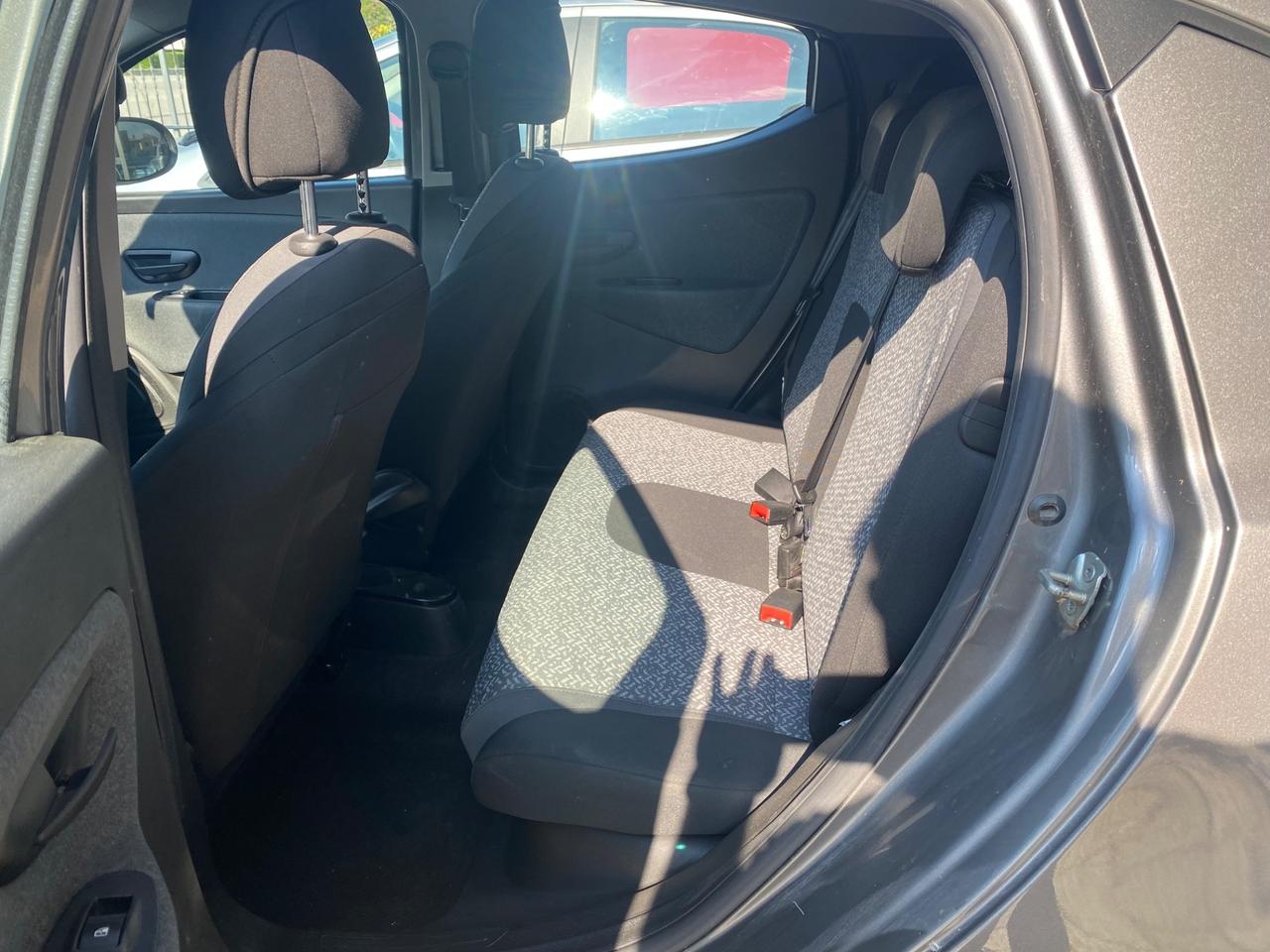 Lancia Ypsilon 1.0 FireFly 5 porte S&S Hybrid Silver Plus