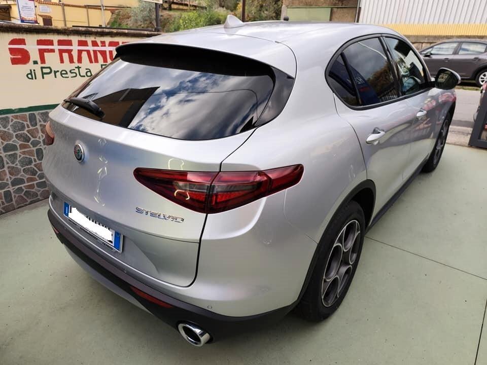 Alfa Romeo Stelvio 2.2 Super Red Edition 160cv - 2021