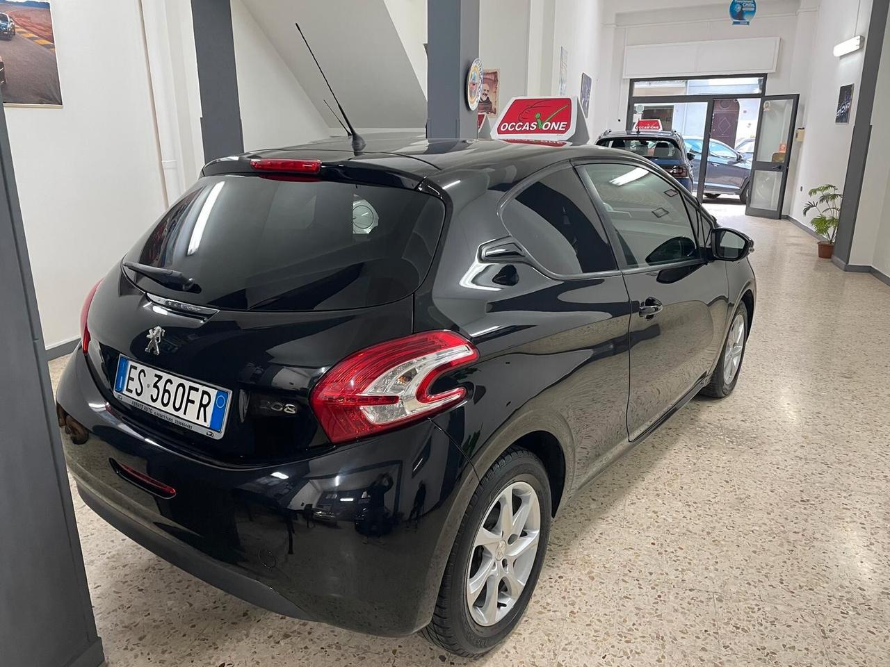 Peugeot 208 1.4 HDi 68 CV 3 porte Allure