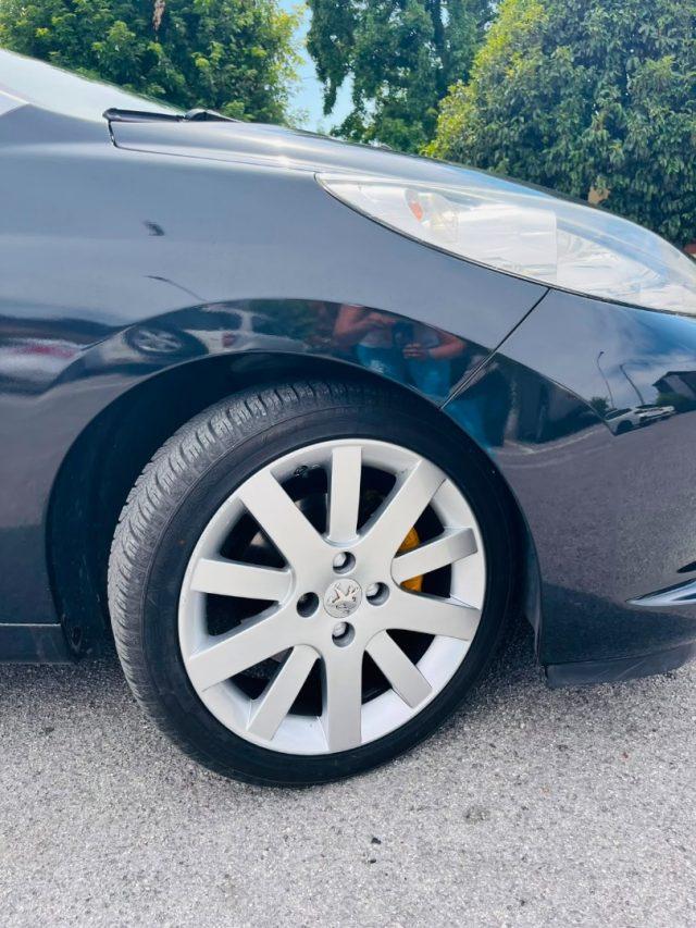 PEUGEOT 207 1.6 VTi 120CV CC Féline