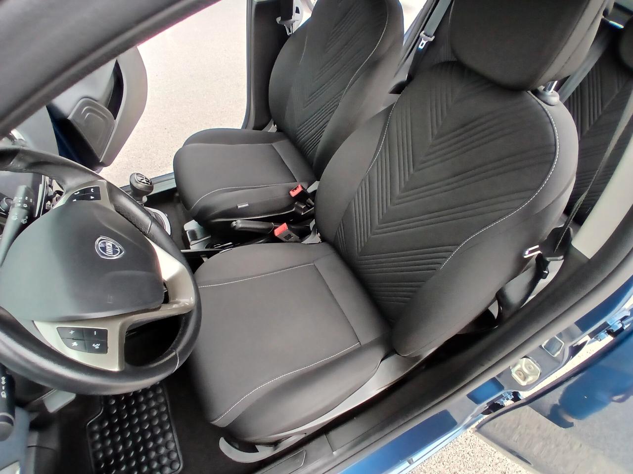 Lancia Ypsilon 1.0 HYBRID 70CV GOLD 2023