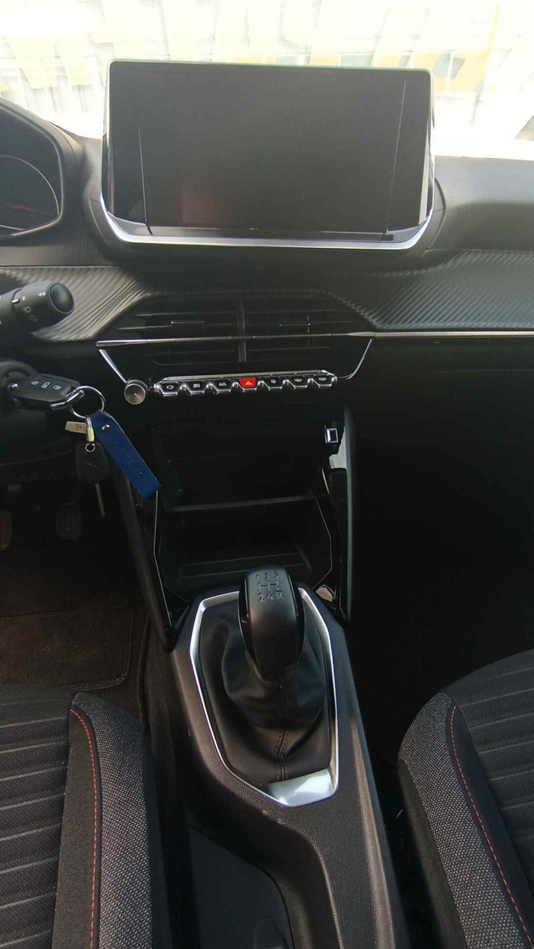 PEUGEOT 208 1.2 BZ - OK NEOPATENTATI