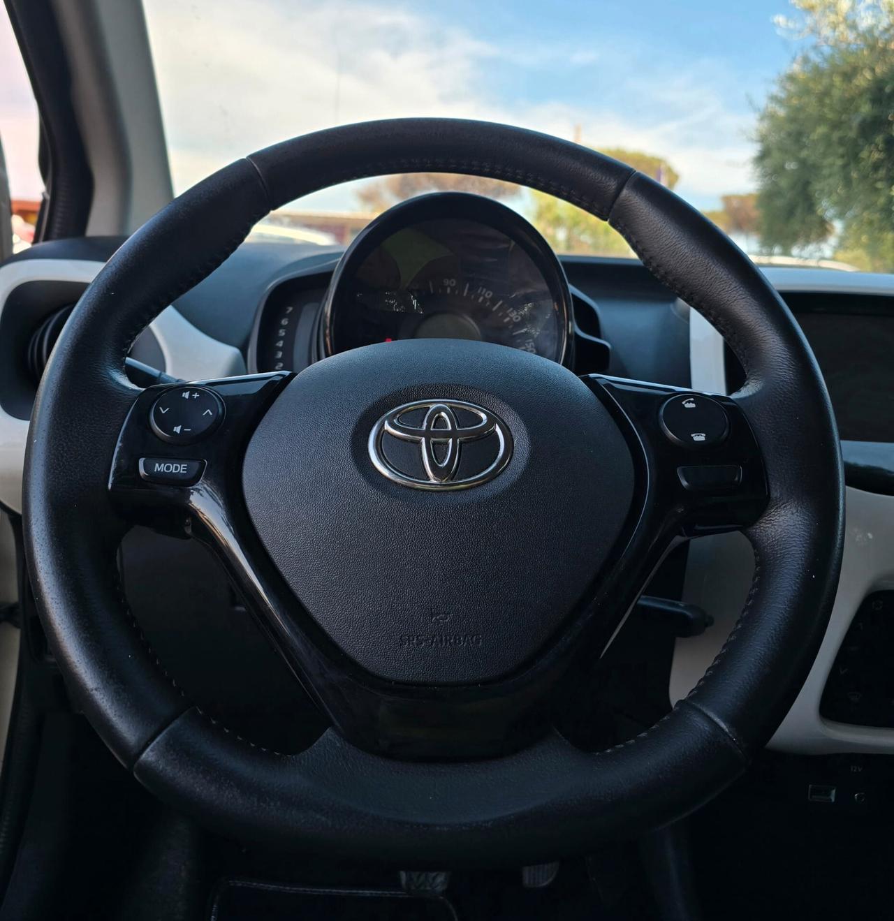 Toyota Aygo 1.0 VVT-i 69 CV 5 porte x-clusiv