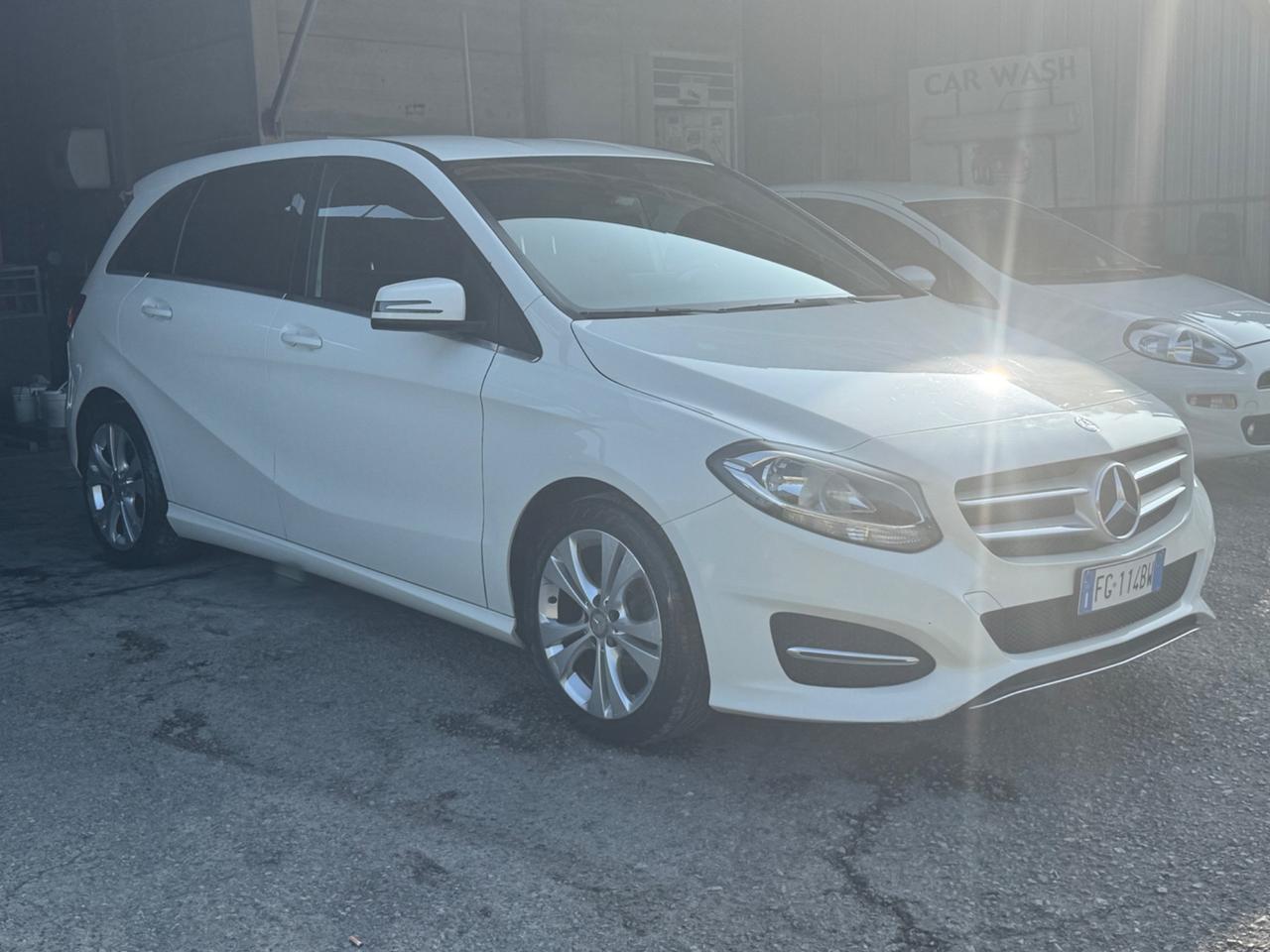 Mercedes-benz B 180 B 180 d Automatic Premium