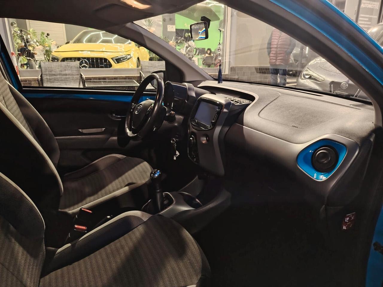 Toyota Aygo Connect 1.0 VVT-i 72 CV 5 porte