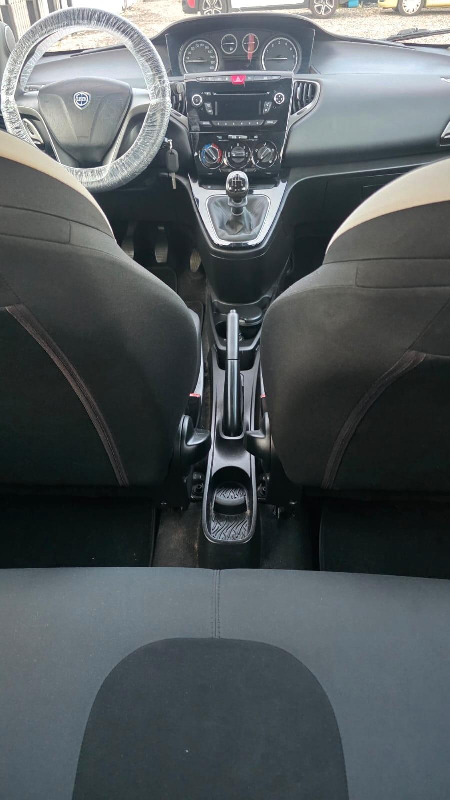 Lancia Ypsilon 1.2 69 CV 5 porte Elefantino