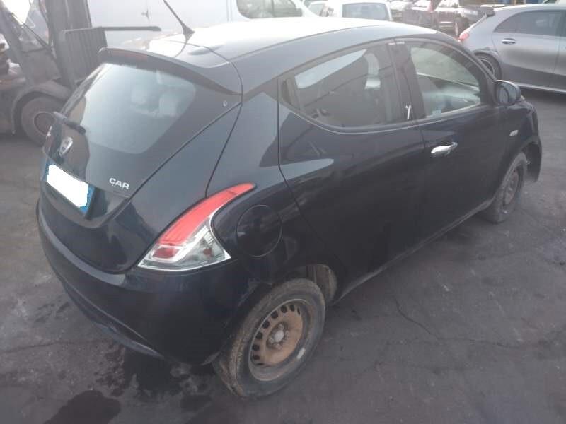 Lancia Ypsilon 1.3 MJT 16V 95 CV 5 porte S&S Silver