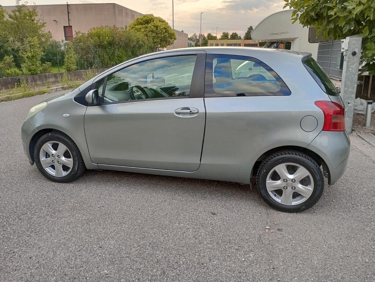 Toyota Yaris 1.3 3 porte Sol