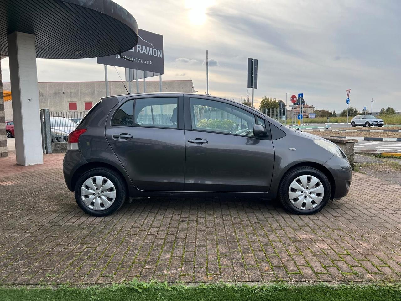 Toyota Yaris 1.3 5 porte