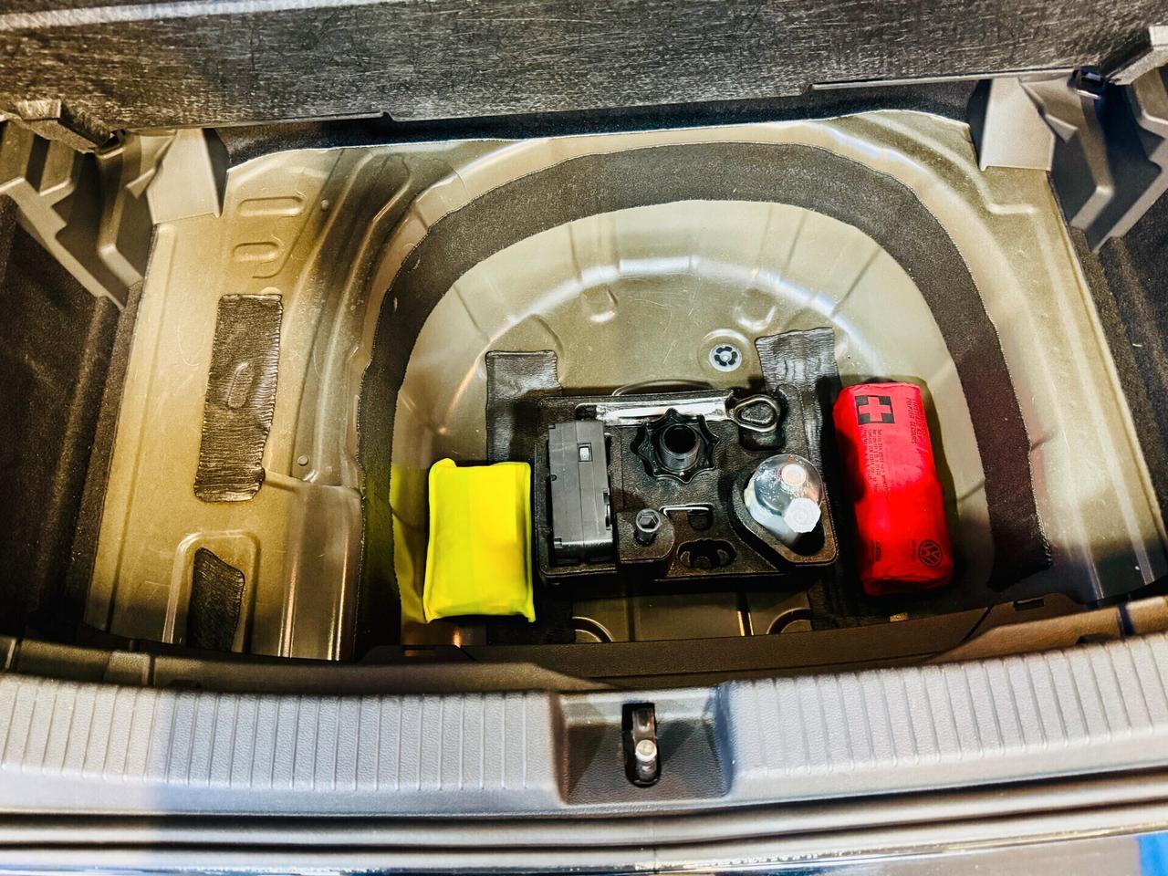 Volkswagen T-Cross 1.0 da 95 Cv CarPlay - R.Camera