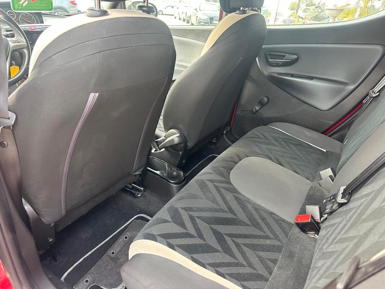 Lancia Ypsilon 1.3 MJT 16V 95 CV 5 porte S&S Gold NEOPATENTATI