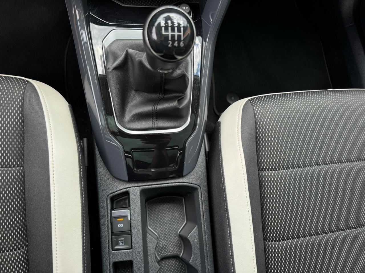 Volkswagen T-Roc 1.6 TDI SCR Advanced BlueMotion Technology R-Line TETTO