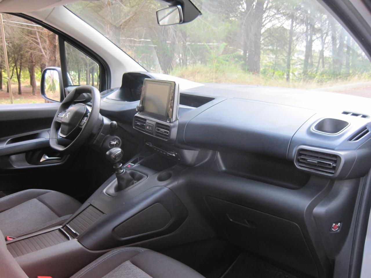 Peugeot Rifter BlueHDi 100 S&S Allure Standard