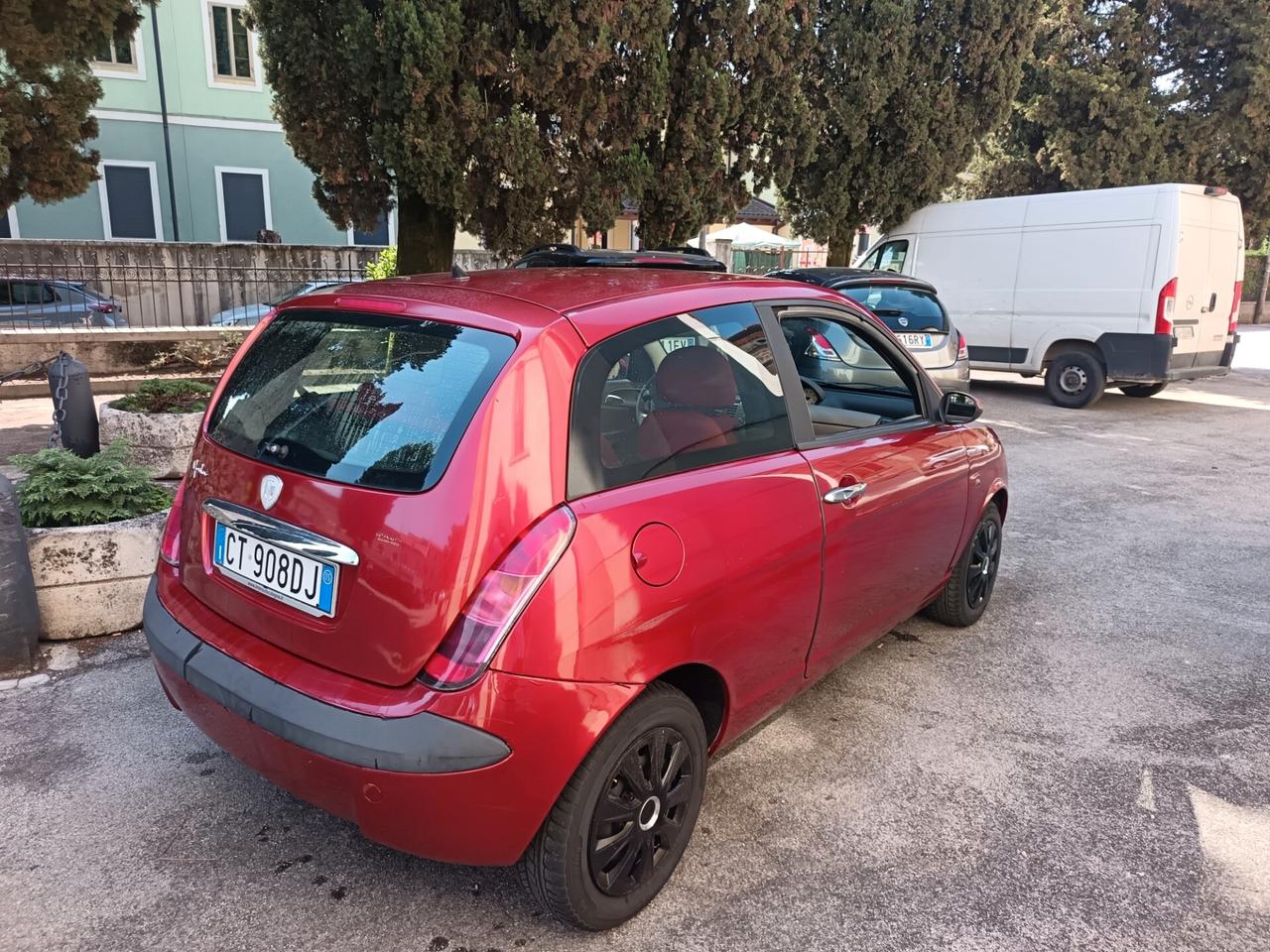 Lancia Ypsilon 1.2 16V Platino ok neo patente