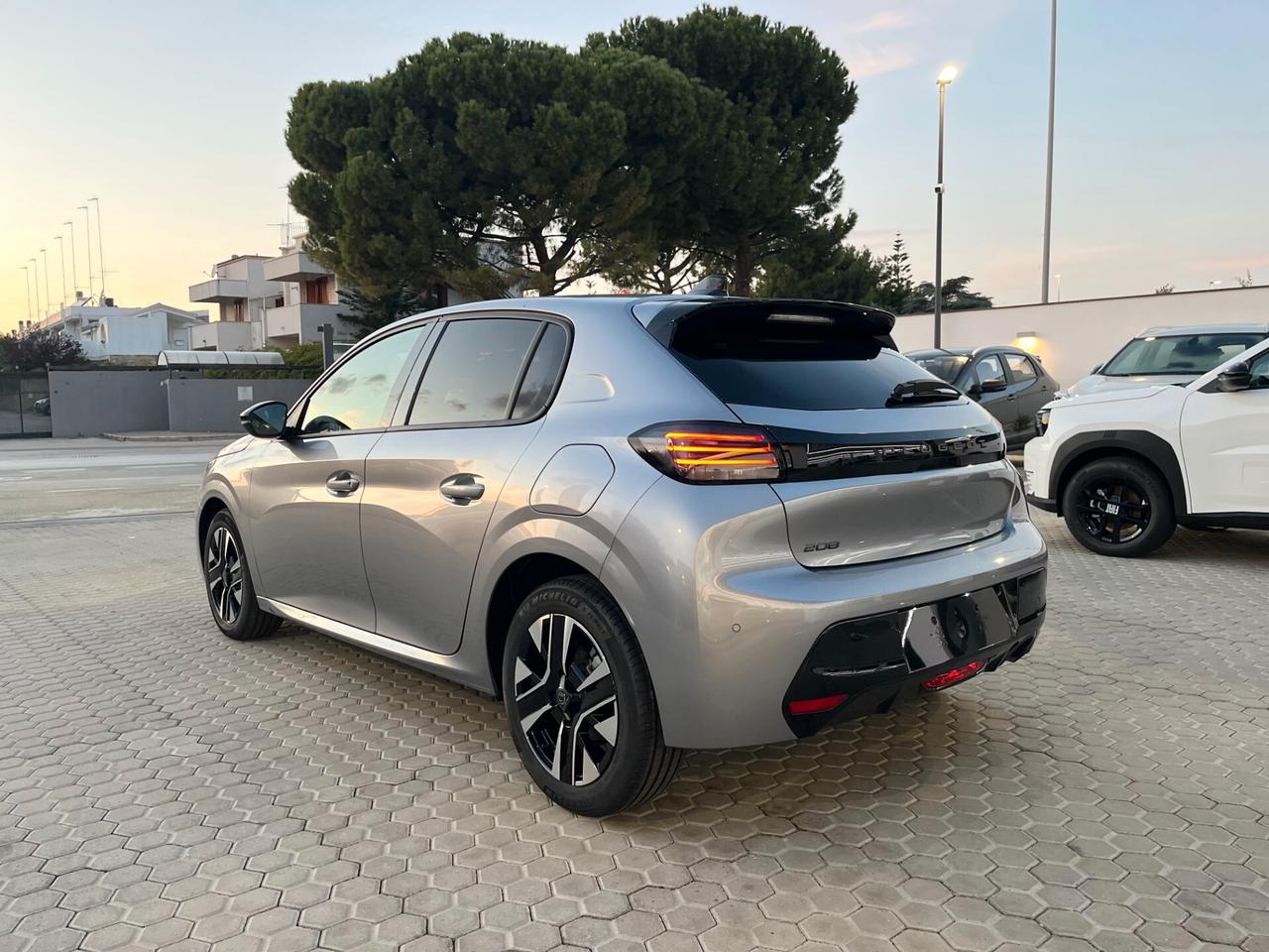 Peugeot 208 PureTech 100 Stop&Start 5 porte Allure Km0