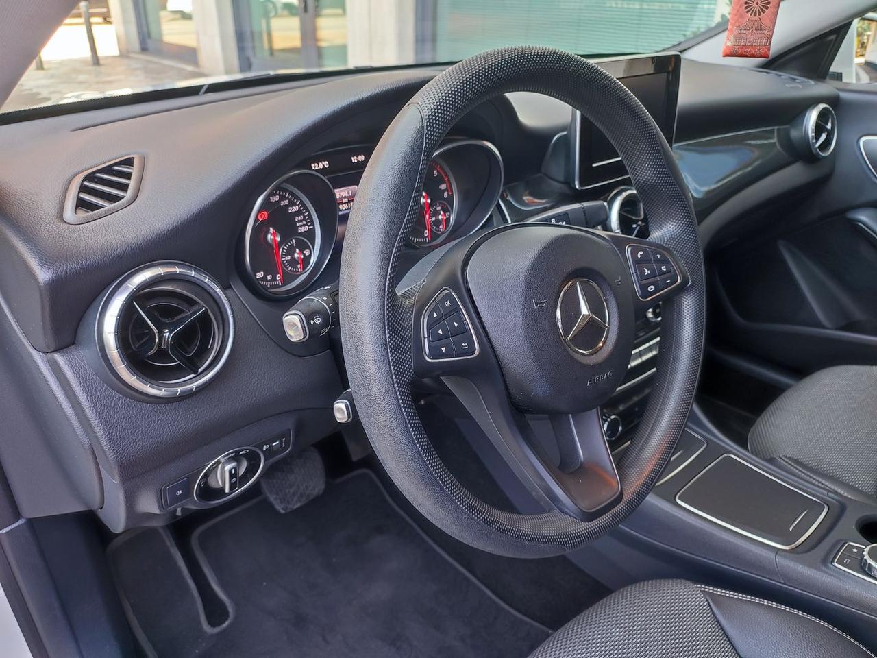 Mercedes-Benz CLA 200 200d Automatic Shootin #6730