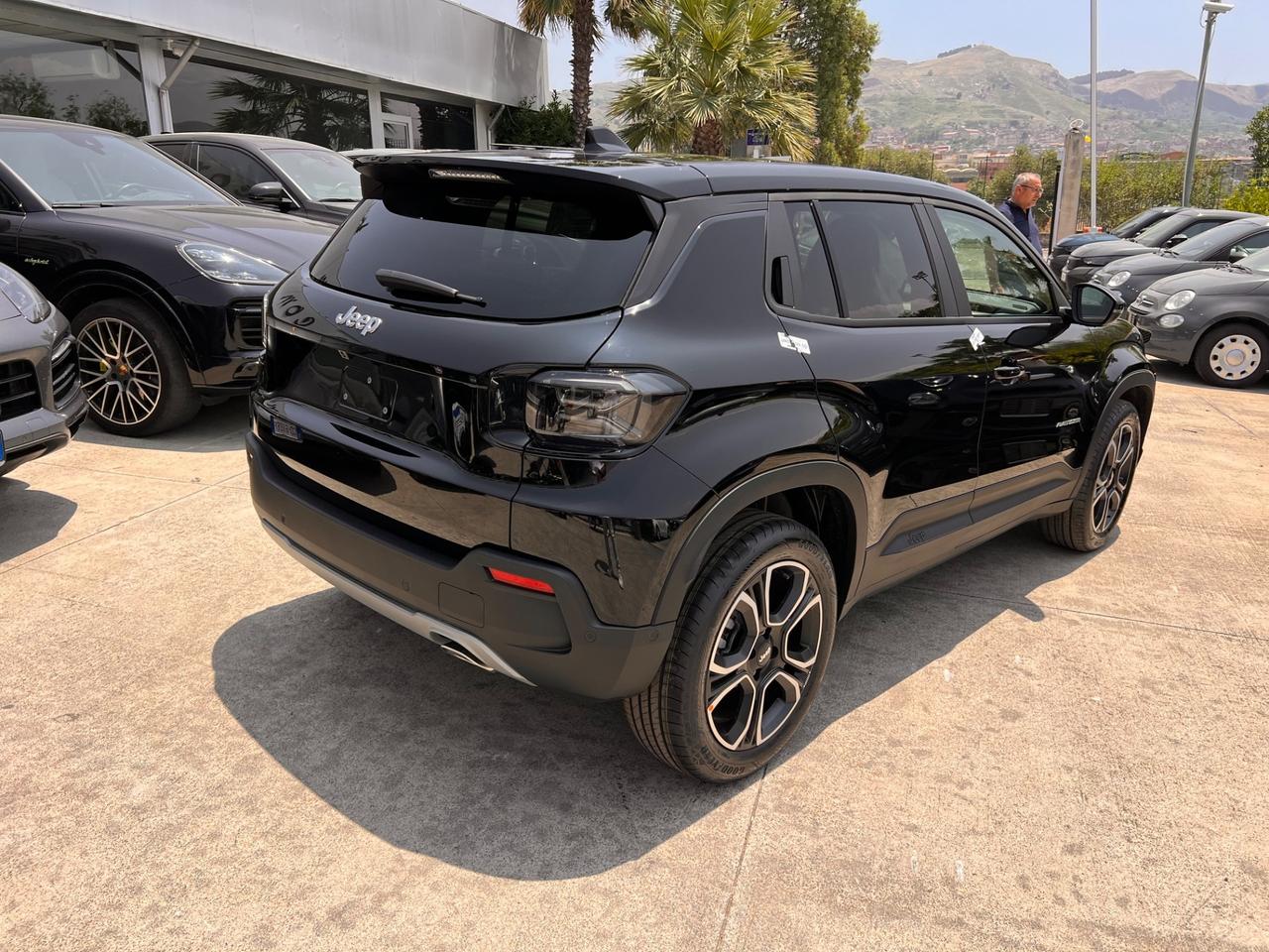 Jeep Avenger 1.2 Turbo 100 CV MHEV Summit a 279 al mese