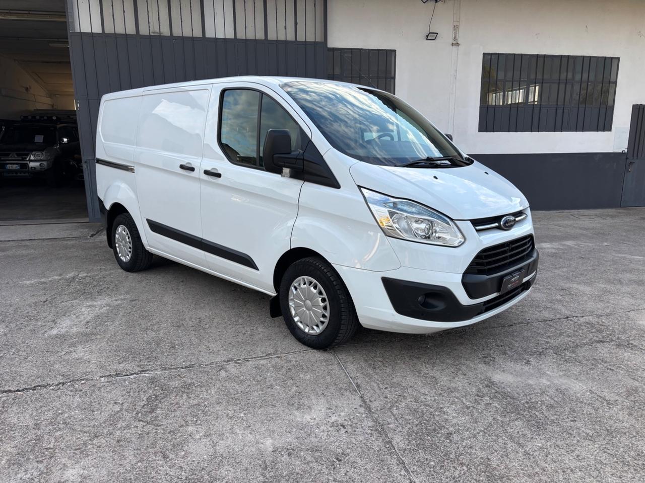 Ford transit custom 2.2 TDCI. Garanzia 12 mesi