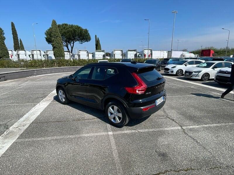 Volvo XC40 T2 Momentum AUTOCARRO