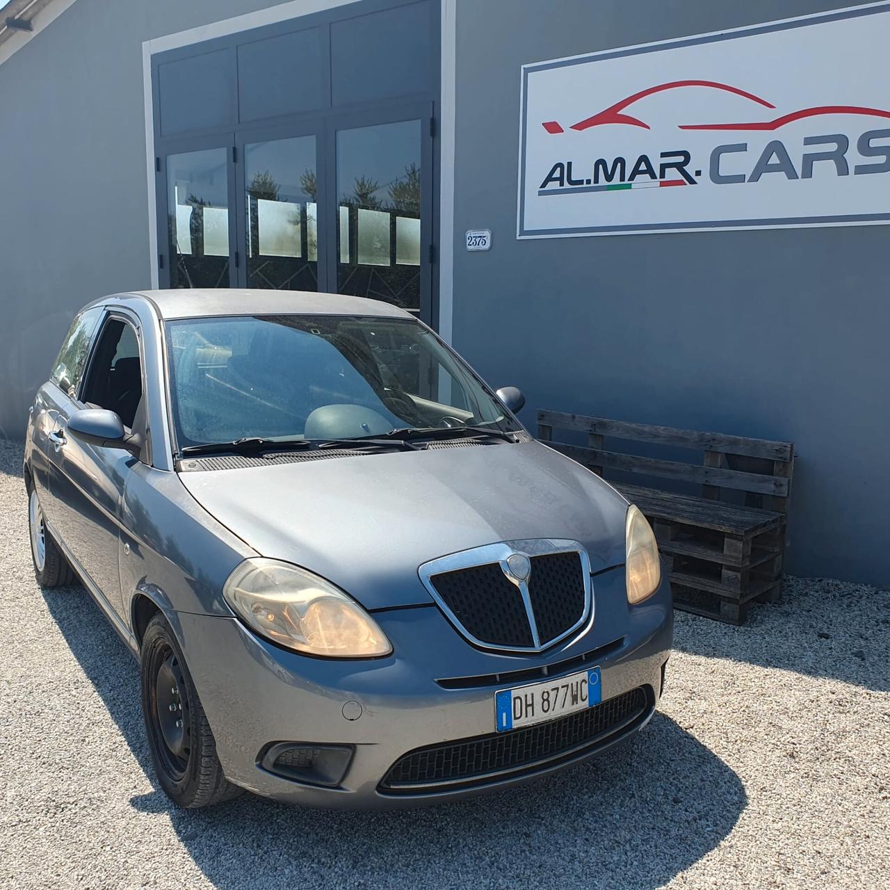 Lancia Ypsilon 1.2 COMMERCIANTI DEL SETTORE