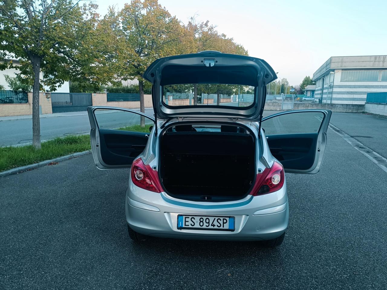 Opel Corsa 1.2 3 porte 2013 SOLAMENTE 49.000 KM