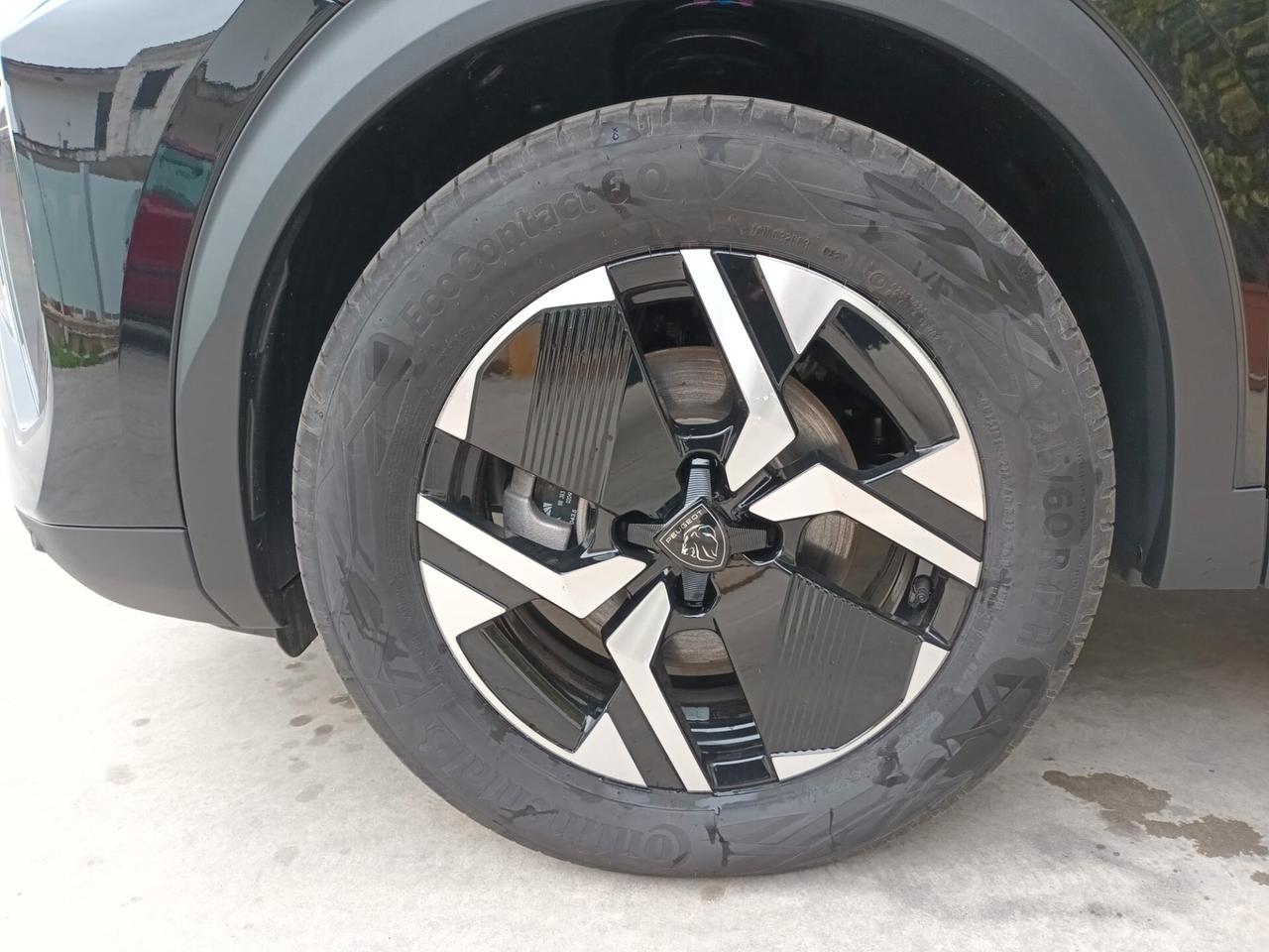 Peugeot 2008 Hybrid 1.2 Allure 145 CV e-DCS6