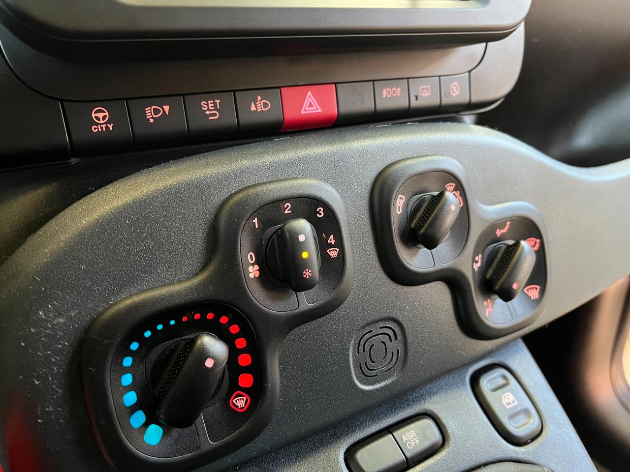 Fiat Panda 1.0 HYBRID 70cv CROSS - PREZZO REALE