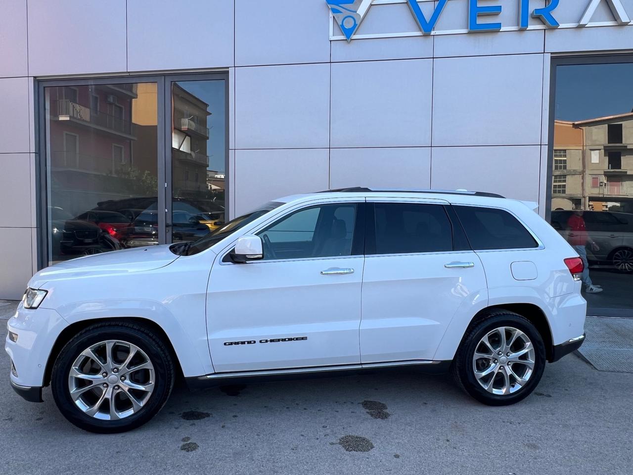 Jeep Grand Cherokee 3.0 V6 Summit possibilità noleggio no scoring