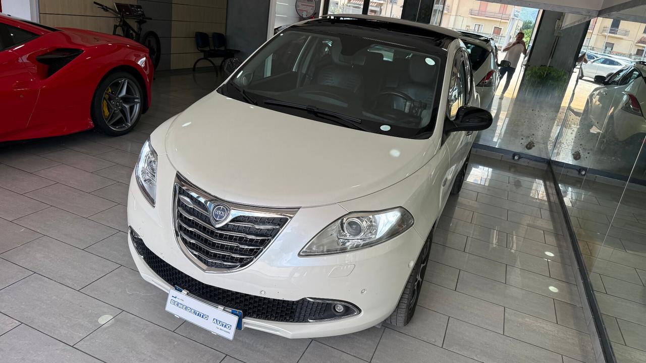 LANCIA YPSILON 1.3 MJT TETTO APRIBILE