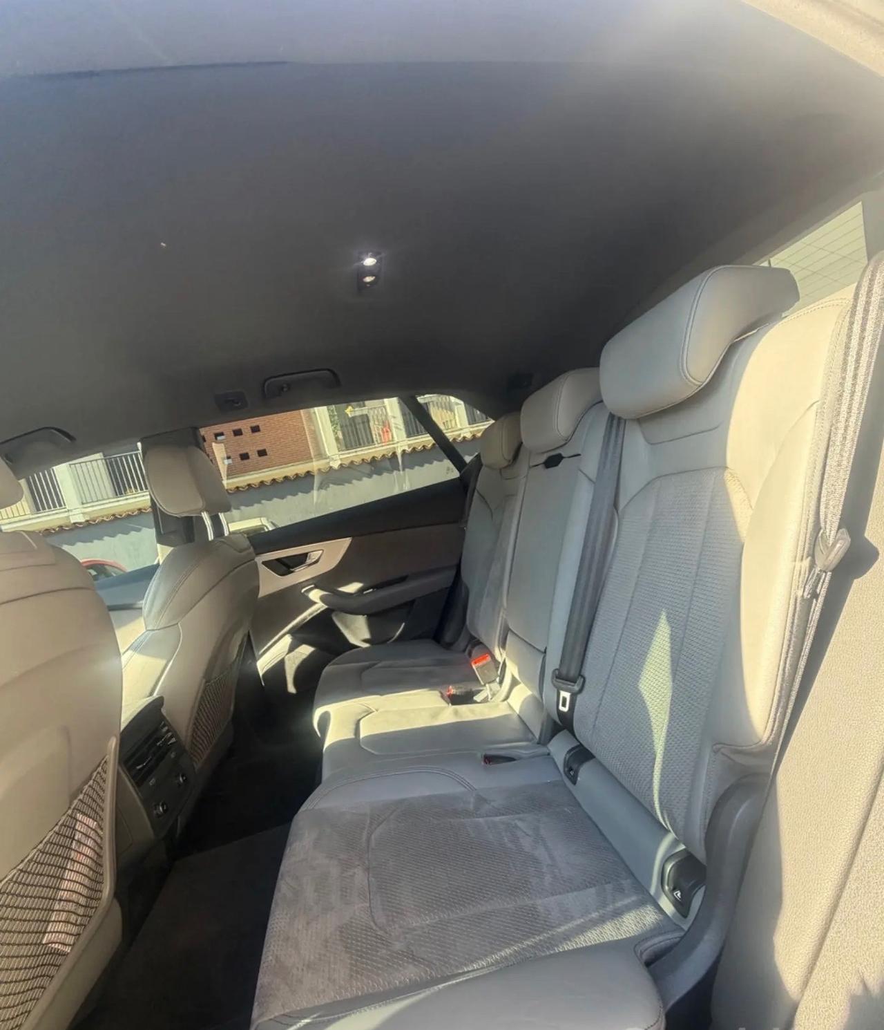 Audi Q8 55 TFSI quattro tiptronic Sport