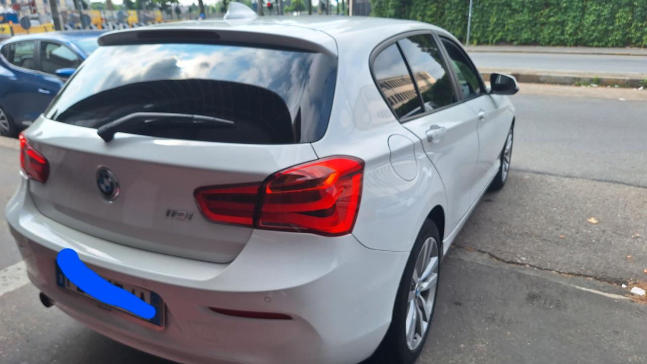 Bmw 118 118i 5p. Urban
