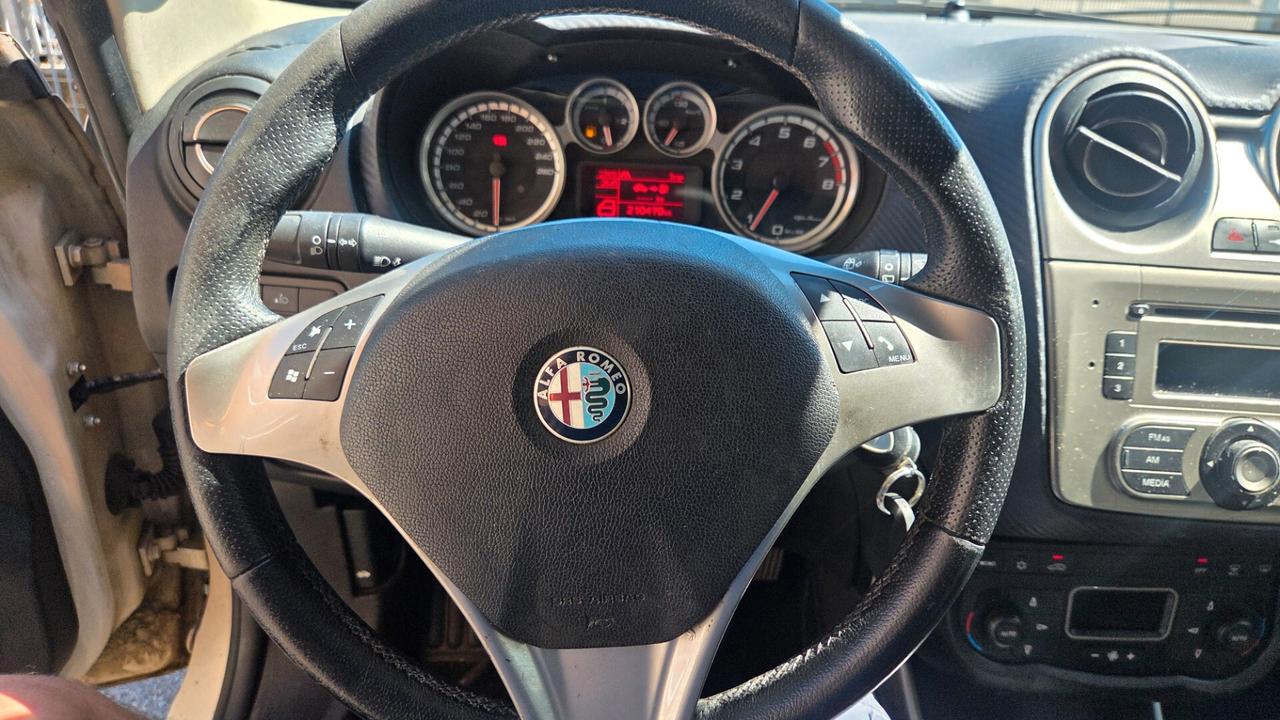 Alfa Romeo MiTo 1.4 105 CV M.air Distinctive Premium Pack