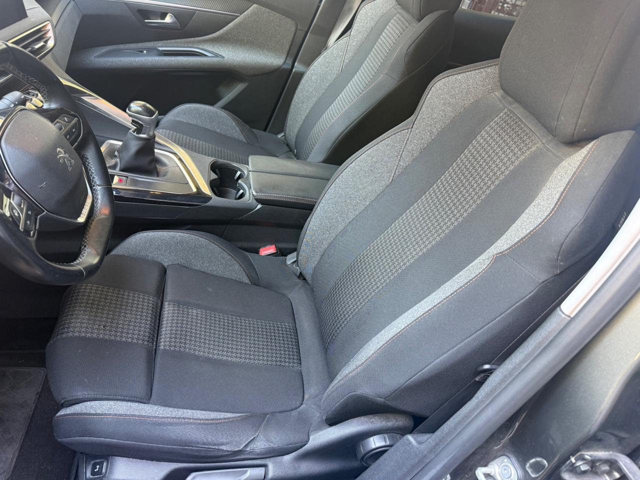 Peugeot 3008 BlueHDi 130 S&S Business